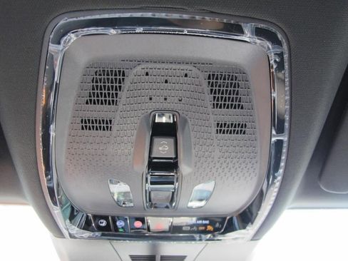 New 2025 Cadillac Lyriq Luxury image 21