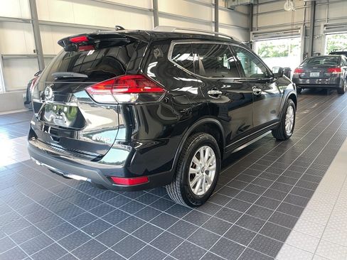 Used 2017 Nissan Rogue SV w/ SV Premium Package AWD/4WD image 16
