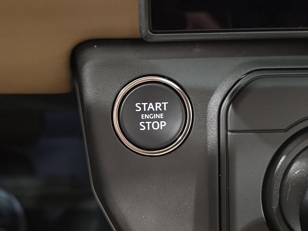 New 2026 Land Rover Defender 110 S AWD/4WD image 17
