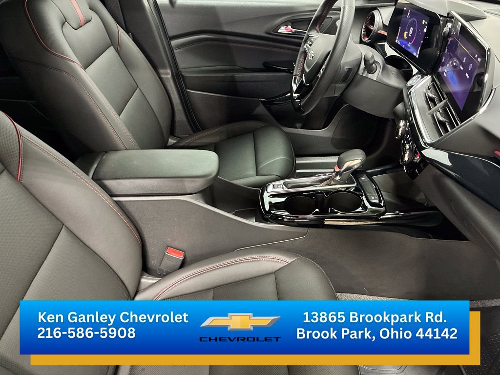 Certified 2026 Chevrolet Trax RS FWD image 21