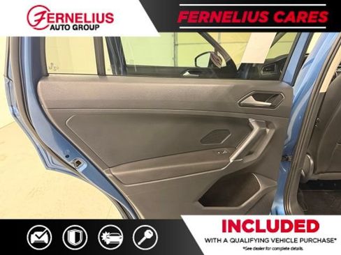 Used 2018 Volkswagen Tiguan SEL AWD/4WD image 15