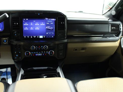 Used 2025 Ford F350 Lariat w/ Lariat Ultimate Package AWD/4WD image 20