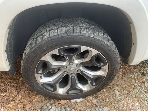 Used 2020 RAM 1500 Limited image 8