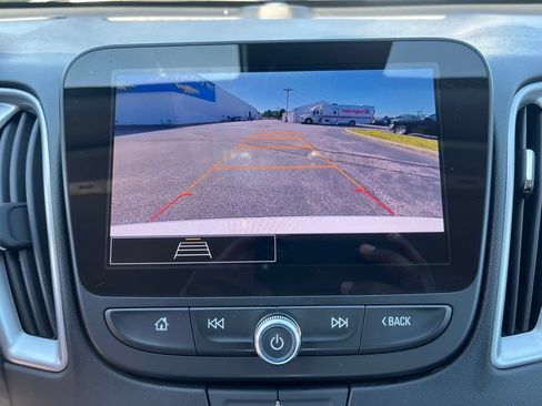 Used 2025 Chevrolet Malibu LT FWD image 16