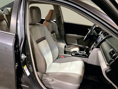 Used 2013 Toyota Camry LE image 14