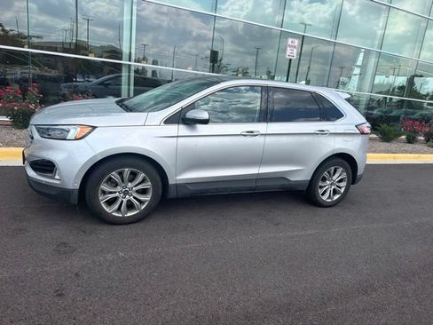 Used 2019 Ford Edge Titanium w/ Equipment Group 301A AWD/4WD image 3