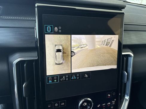 Certified 2025 GMC Acadia Elevation FWD image 15