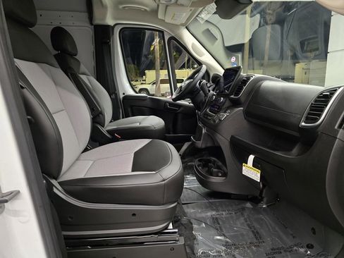 Used 2024 RAM ProMaster 3500 w/ Quick Order Package 22G SLT image 31