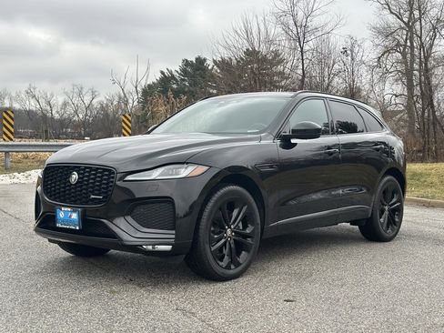Used 2024 Jaguar F-PACE R-Dynamic S image 3