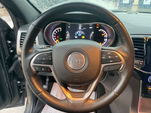 Used 2019 Jeep Grand Cherokee Altitude AWD/4WD image 25