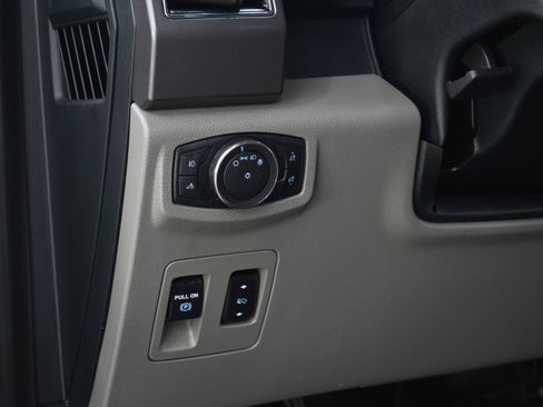 Used 2019 Ford F150 XLT w/ Equipment Group 302A Luxury AWD/4WD image 25