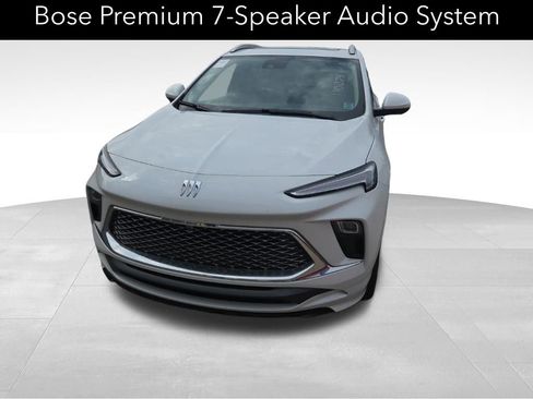 Used 2025 Buick Encore GX Avenir w/ Avenir Technology Package image 12