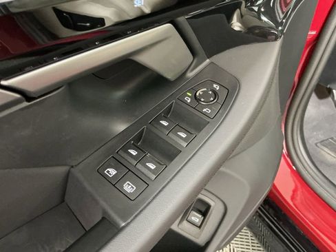 Certified 2025 BMW 530i xDrive w/ Executive Package image 18