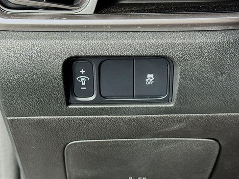 Certified 2024 Kia Sorento S w/ Panoramic Sunroof Package image 10