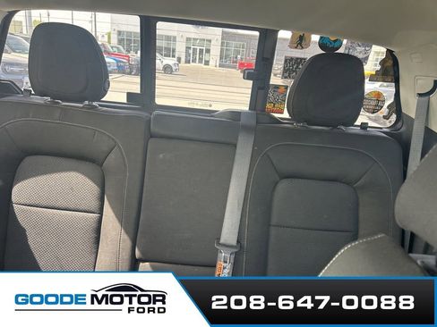 Used 2022 Chevrolet Colorado LT w/ LT Convenience Package image 7