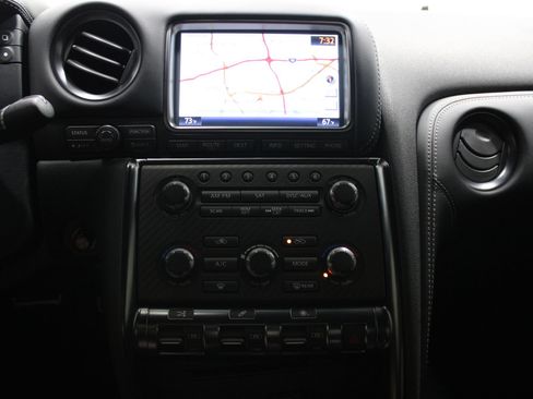 Used 2016 Nissan GT-R Premium AWD/4WD image 26