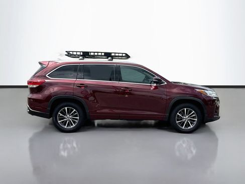 Used 2018 Toyota Highlander XLE FWD image 9
