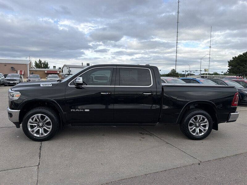 Used 2019 RAM 1500 Limited AWD/4WD image 2