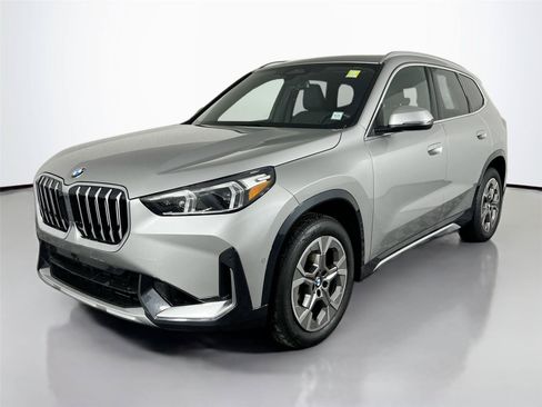 Used 2025 BMW X1 xDrive28i AWD/4WD image 2