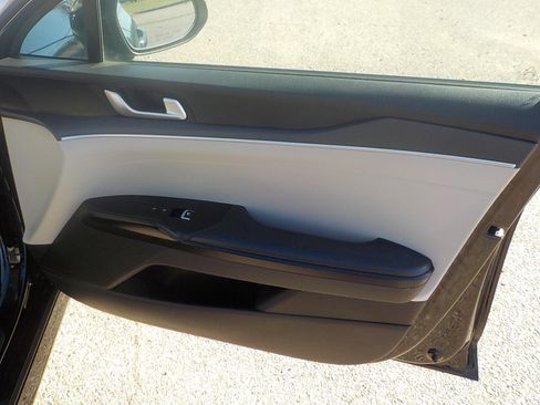 Used 2022 Kia K5 LXS image 17