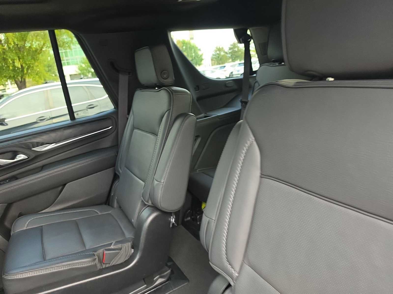 Used 2024 GMC Yukon Denali w/ Advanced Technology Package RWD image 9