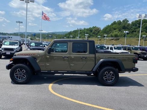 Used 2026 Jeep Gladiator Mojave AWD/4WD image 2