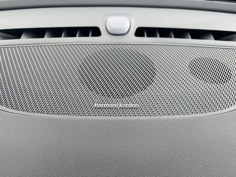 Certified 2023 Volvo XC40 B5 Plus w/ Driver Assist Package image 9