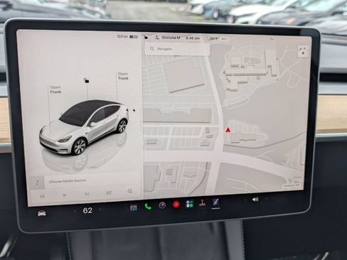 Used 2024 Tesla Model Y Long Range AWD/4WD image 27
