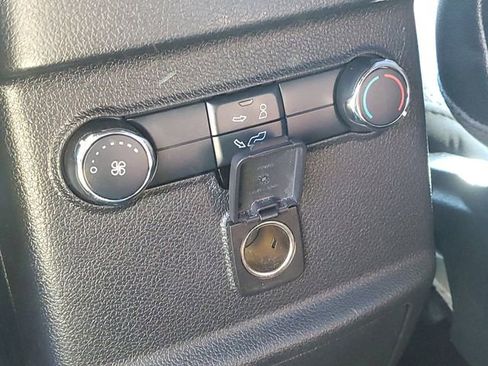 Used 2019 Ford Explorer XLT w/ Equipment Group 202A AWD/4WD image 11