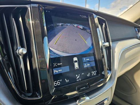 Used 2020 Volvo XC60 T6 Momentum image 37