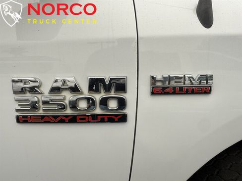 Used 2018 RAM 3500 Tradesman w/ Chrome Appearance Group image 15