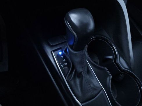 Used 2020 Toyota Camry SE image 19