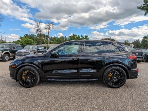 Used 2016 Porsche Cayenne Turbo S image 9