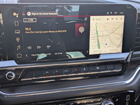 Used 2025 GMC Sierra 1500 SLT image 18