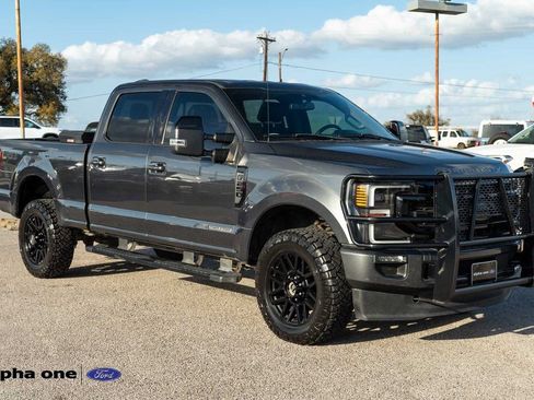Used 2020 Ford F250 Lariat image 3