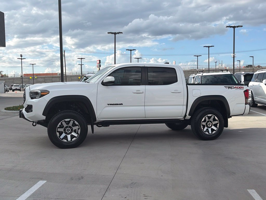 Used 2021 Toyota Tacoma TRD Off-Road w/ Technology Package AWD/4WD image 5