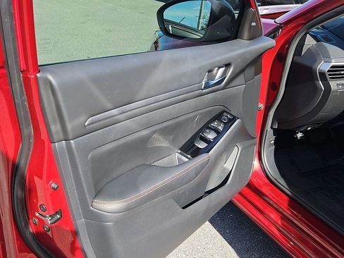 Used 2024 Nissan Altima 2.5 SR image 18