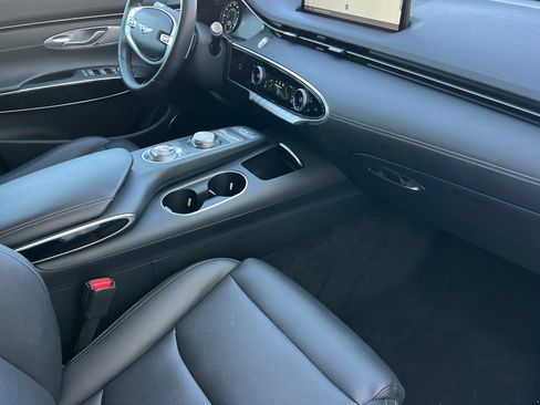 Used 2025 Genesis GV70 2.5T AWD/4WD image 21