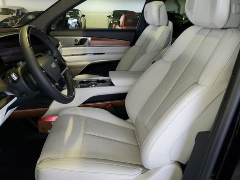 New 2027 Cadillac Vistiq Luxury AWD/4WD image 17