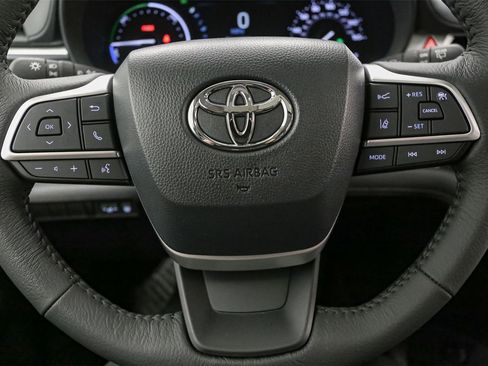 New 2026 Toyota Sienna XLE image 22
