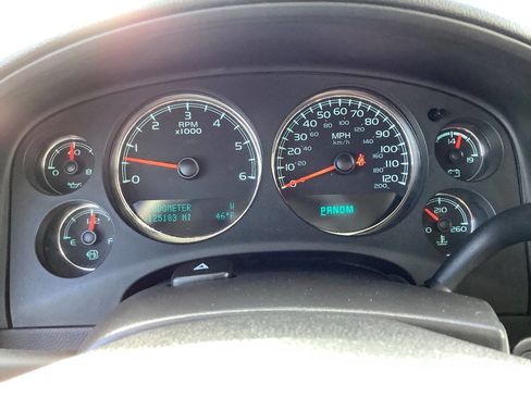 Used 2013 Chevrolet Suburban LS image 42