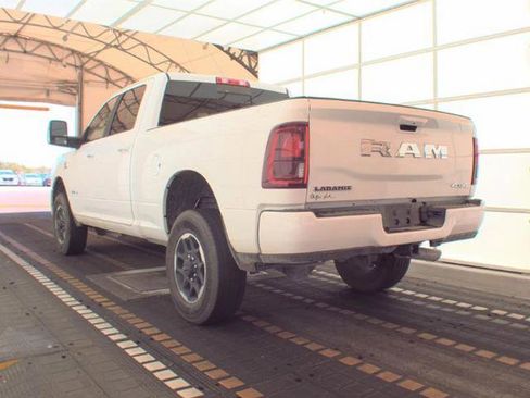 Used 2025 RAM 2500 Laramie AWD/4WD image 4