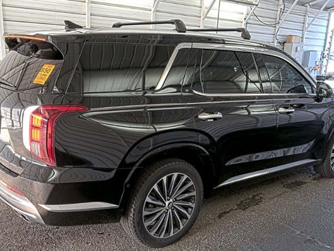 Used 2023 Hyundai Palisade Calligraphy w/ Cargo Package FWD image 4