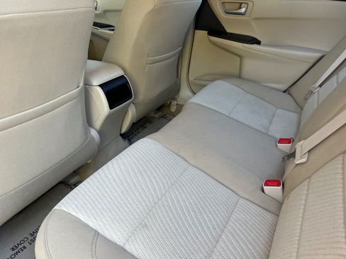 Used 2017 Toyota Camry LE FWD image 4