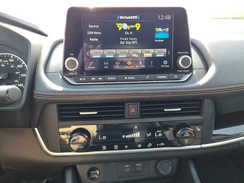 Used 2025 Nissan Rogue SV AWD/4WD image 8