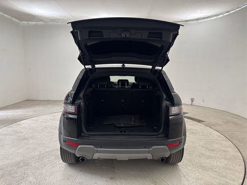 Used 2018 Land Rover Range Rover Evoque SE image 23