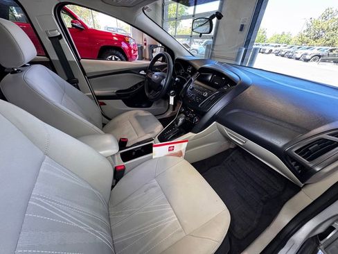 Used 2018 Ford Focus SE FWD image 45