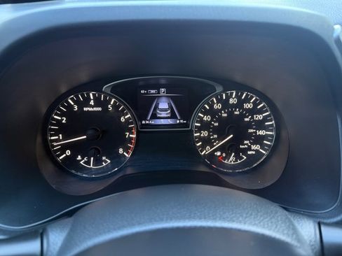 Used 2020 Nissan Pathfinder SL AWD/4WD image 16