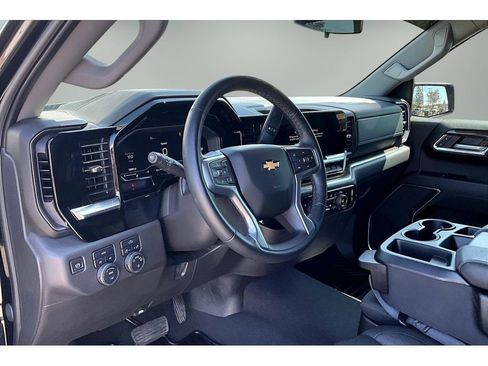 Used 2024 Chevrolet Silverado 1500 LT AWD/4WD image 16