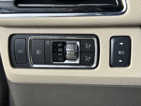 Used 2023 Lincoln Navigator L Reserve AWD/4WD image 32
